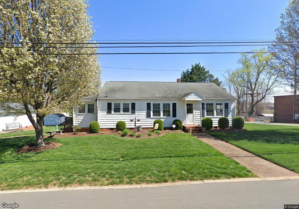 502 N Dogwood Ave, Siler City, NC 27344 - photo 1