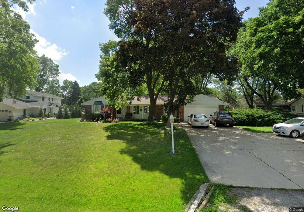 2055 Fairhaven Blvd, Elm Grove, WI 53122 - photo 1