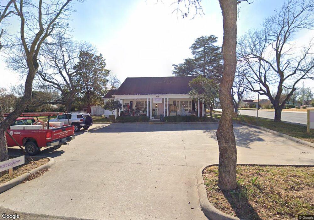 401 E Auguste St, Fredericksburg, TX 78624 - photo 1