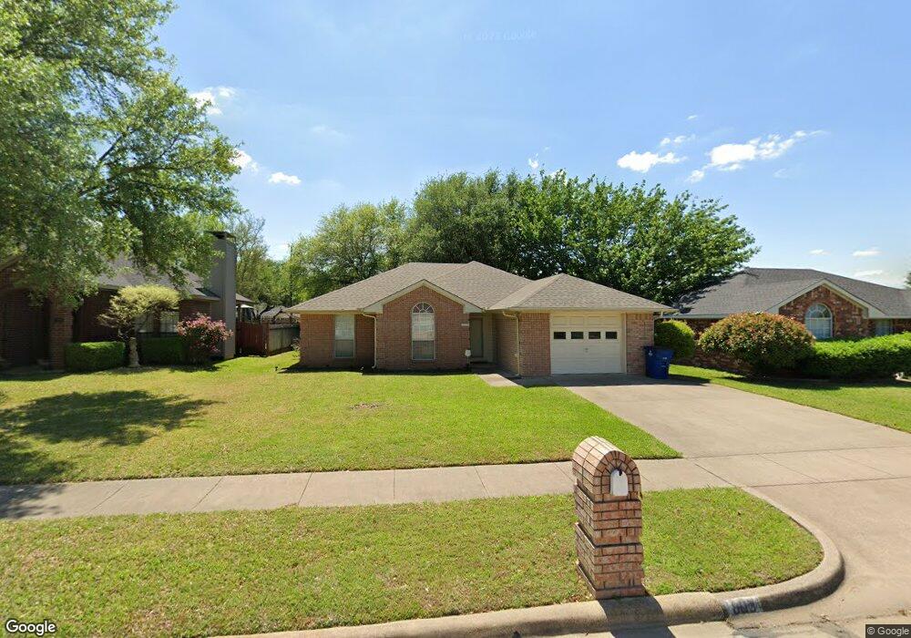 803 Oak Dr, Ennis, TX 75119 - photo 1