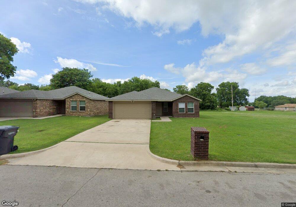 1215 11th Ave NE, Ardmore, OK 73401 - photo 1