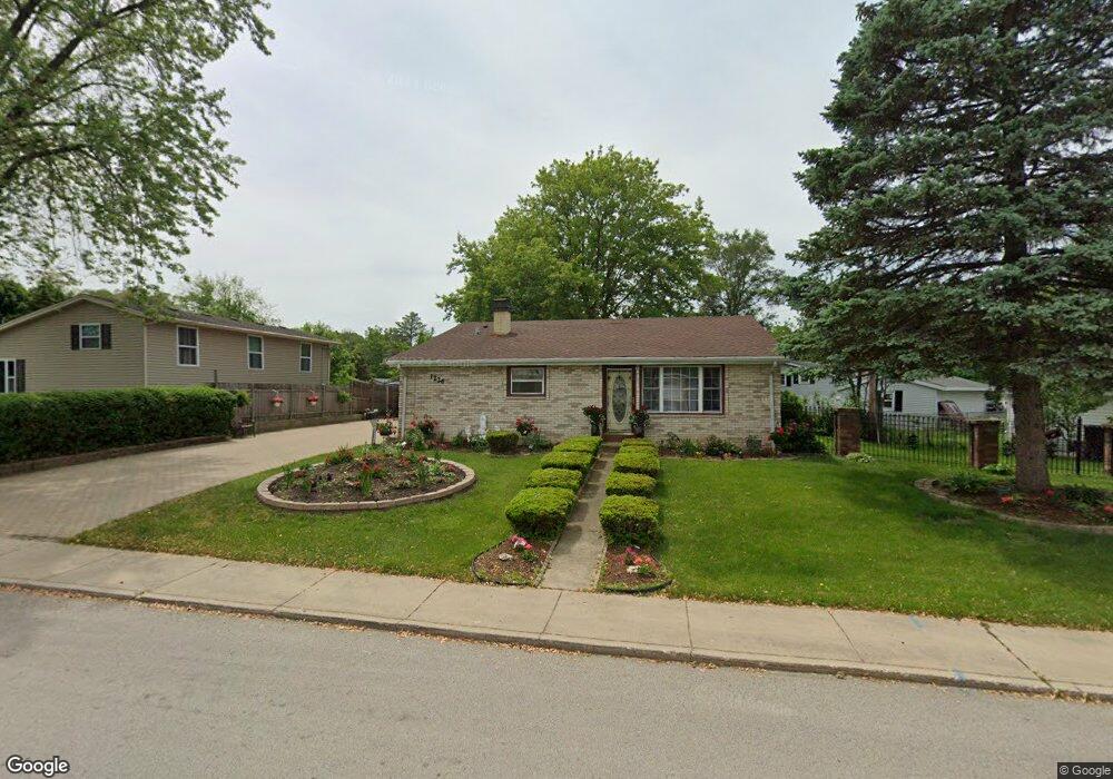 1226 Sacramento Dr, Carpentersville, IL 60110 - photo 1