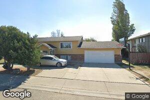702 5th St W, Hardin, MT 59034