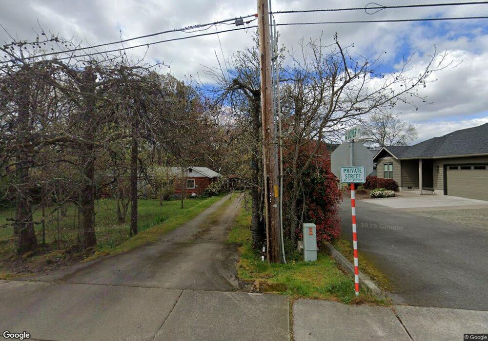 1960 NW Hawthorne Ave, Grants Pass, OR 97526 - photo 1