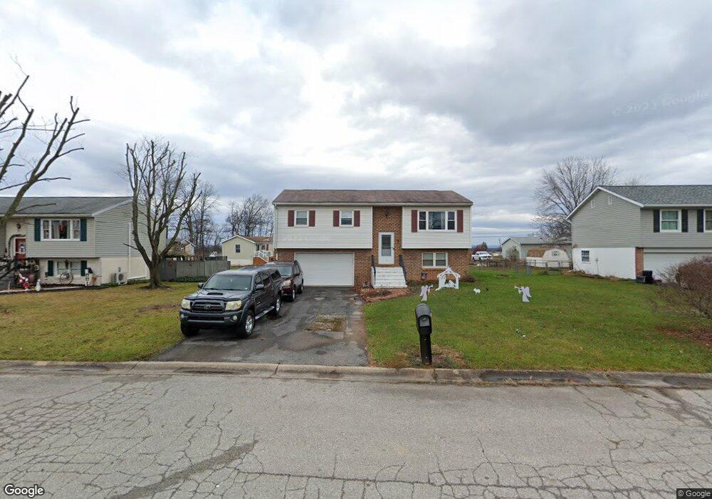 7 Carole Ct unit 11, Gettysburg, PA 17325 - photo 1