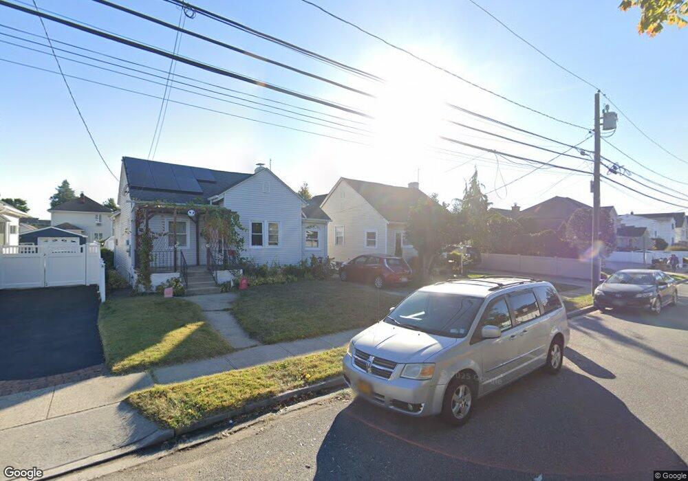 713 Sunrise Ave, Bellmore, NY 11710 - photo 1