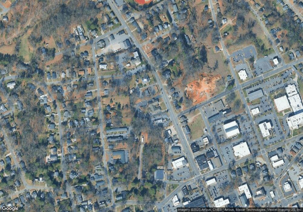 307 N Center St, Statesville, NC 28677 - photo 1