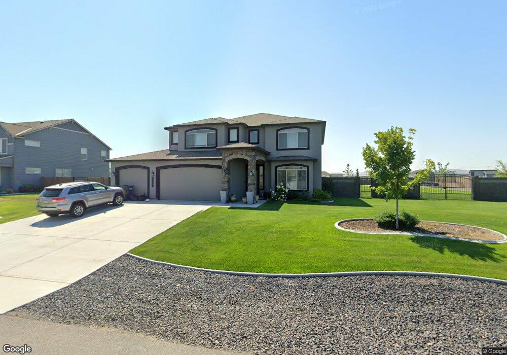 11516 Woodsman Dr unit Move in Ready!!, Pasco, WA 99301 - photo 1
