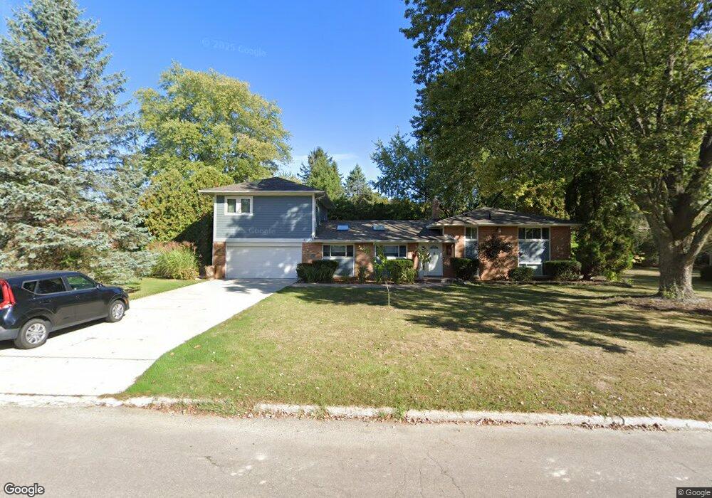 169 Wadsworth Ln, Bloomfield Hills, MI 48301 - photo 1