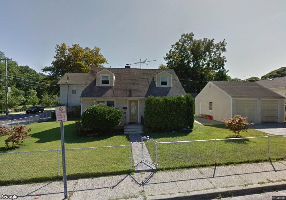 393 Canandaigua Ave, West Hempstead, NY 11552 - photo 1