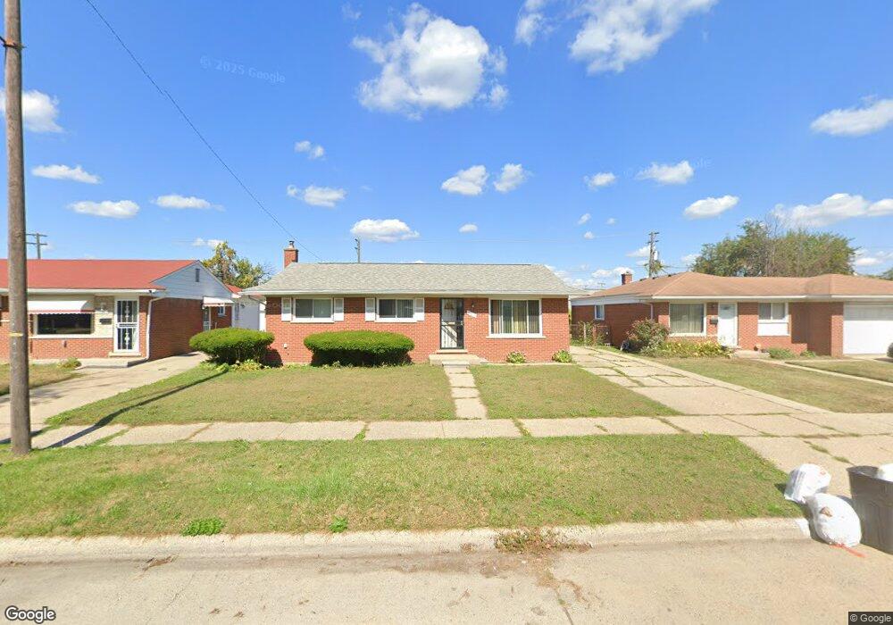 10530 N Oak Dr, Ferndale, MI 48220 - photo 1