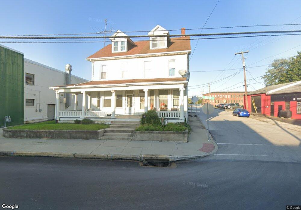 220 S Queen St, Littlestown, PA 17340 - photo 1