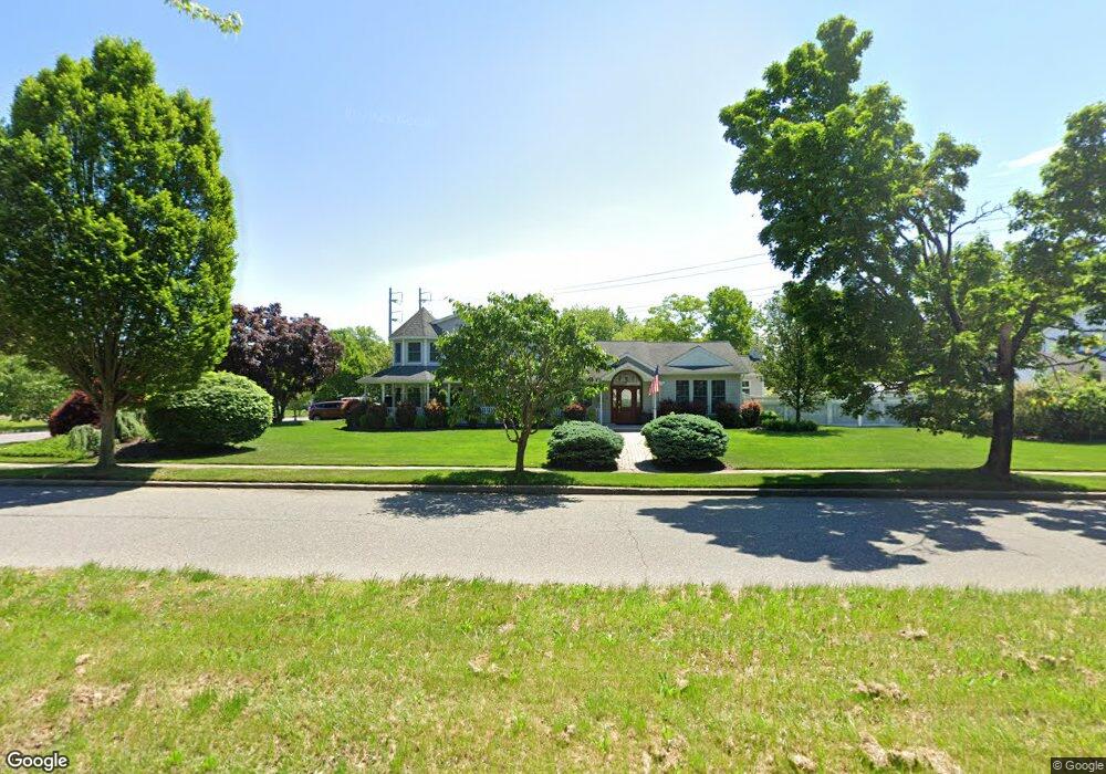 2 Gannet Dr, ComMacK, NY 11725 - photo 1