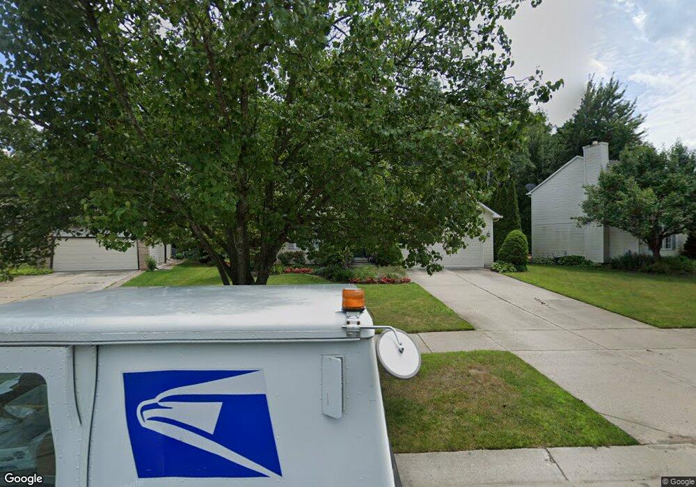 7311 Roberta Ln, Waterford, MI 48327 - photo 1