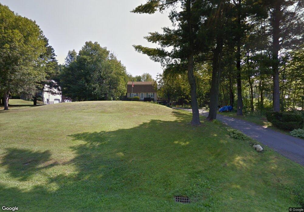 4 Maureen Cir, Londonderry, NH 03053 - photo 1