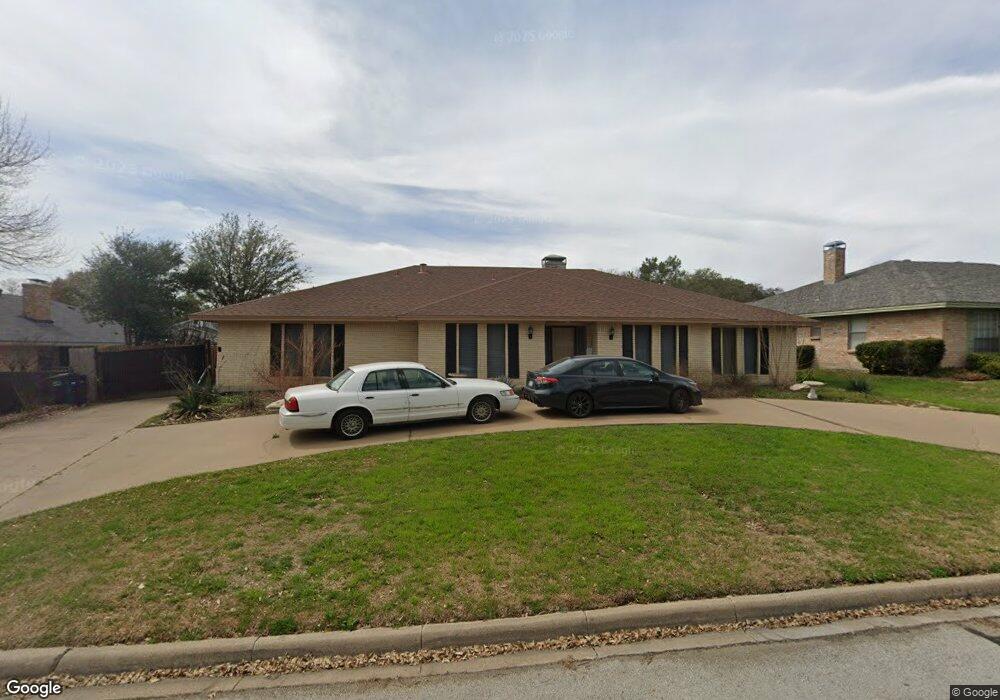6804 Kingswood Dr, Fort Worth, TX 76133 - photo 1