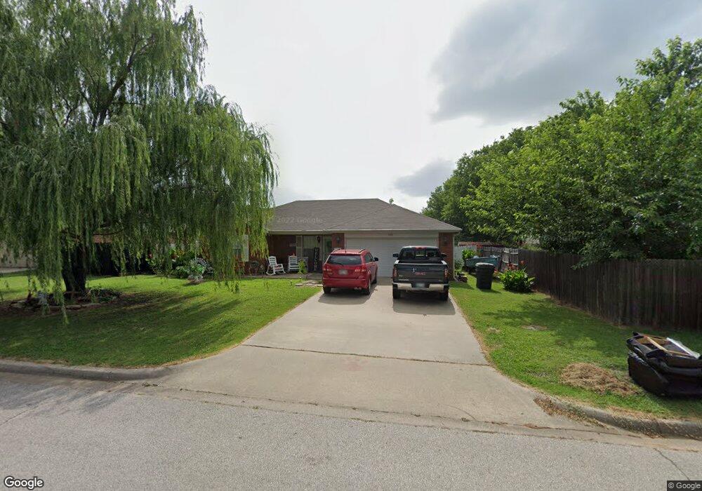 1429 Holt St, Ardmore, OK 73401 - photo 1