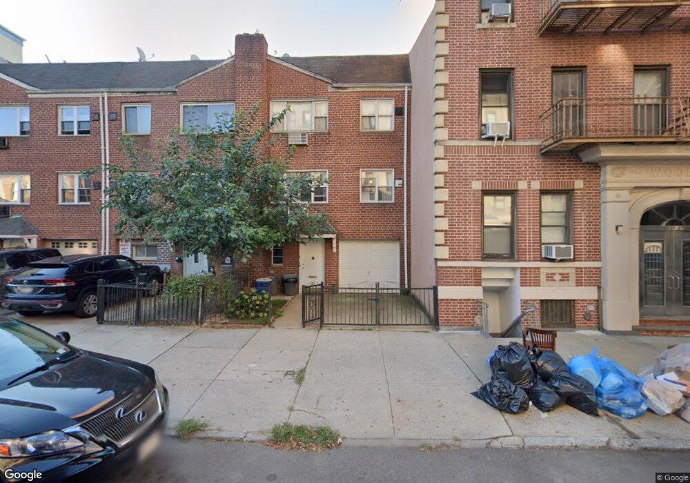 3025 34th St, Astoria, NY 11103 - photo 1