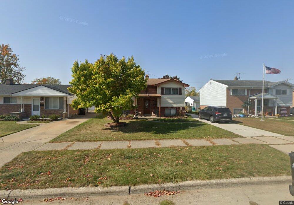 30447 Bluehill St, Roseville, MI 48066 - photo 1