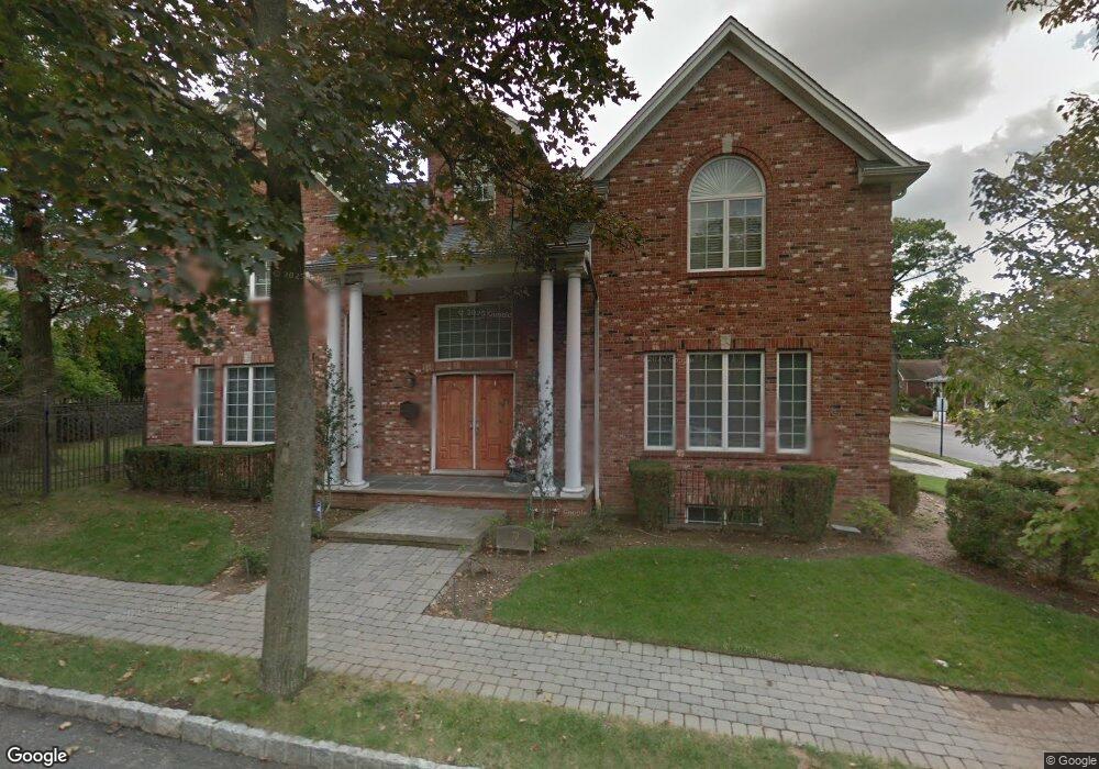 70 Mcelroy Ave, Fort Lee, NJ 07024 - photo 1