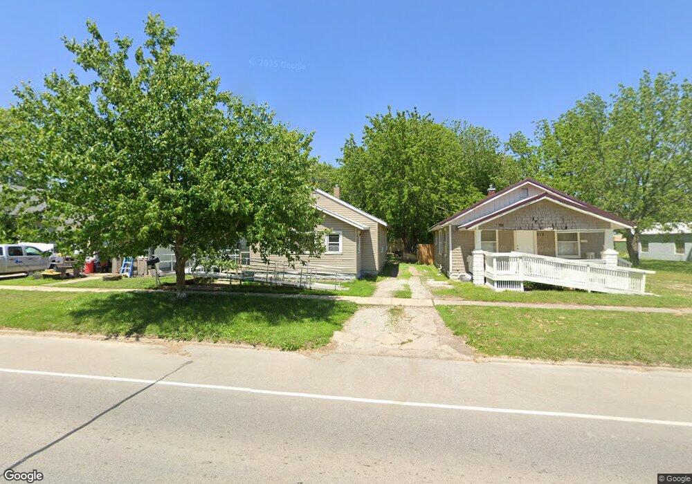 514 Dewitt Ave, Mattoon, IL 61938 - photo 1