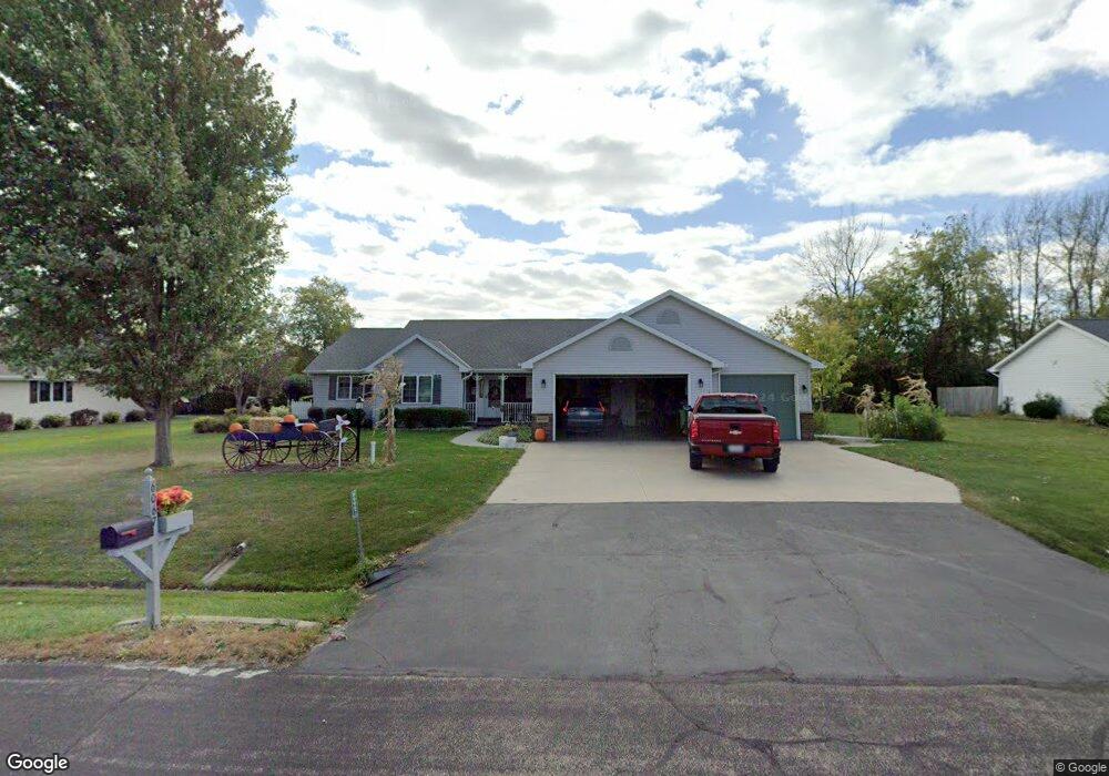 W6067 Camron Dr, Appleton, WI 54915 - photo 1