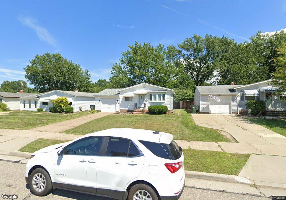 1807 Eldon Dr, Wickliffe, OH 44092 - photo 1