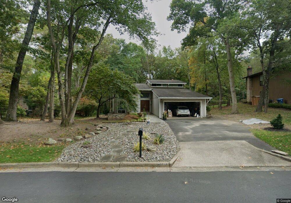 10915 Thanlet Ln, Reston, VA 20190 - photo 1