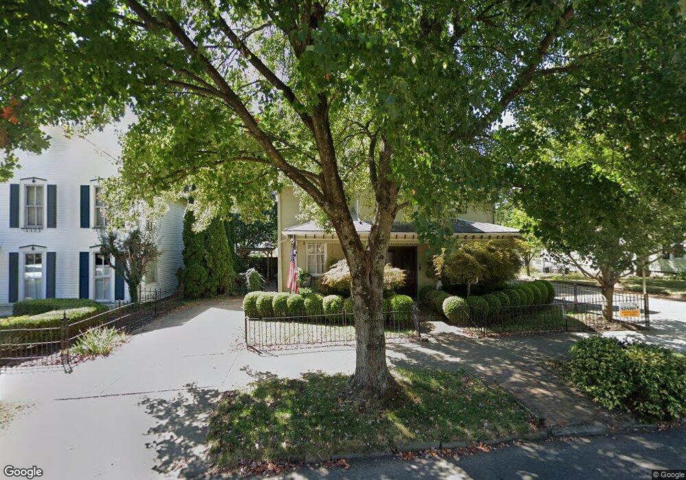 302 E Mulberry St, Lancaster, OH 43130 - photo 1