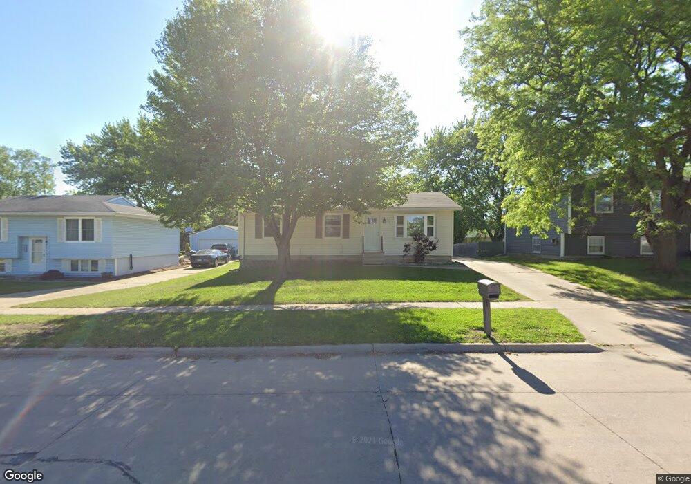 1206 Fleur Dr, Waterloo, IA 50701 - photo 1