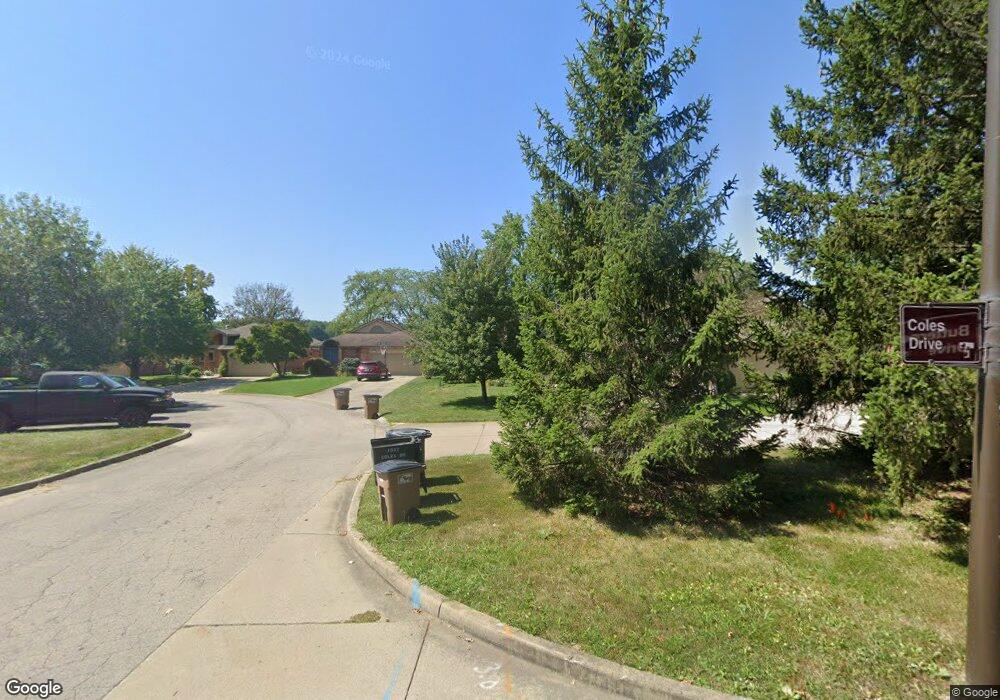 1042 Coles Dr, Columbus, IN 47201 - photo 1