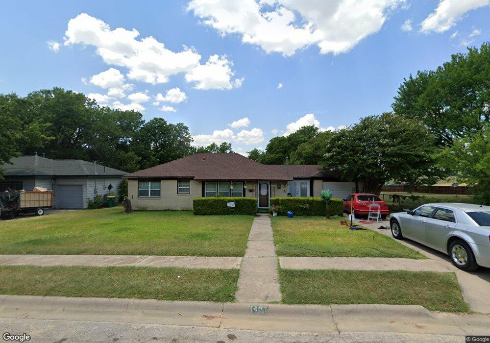 1407 Hillcrest Blvd, Gainesville, TX 76240 - photo 1