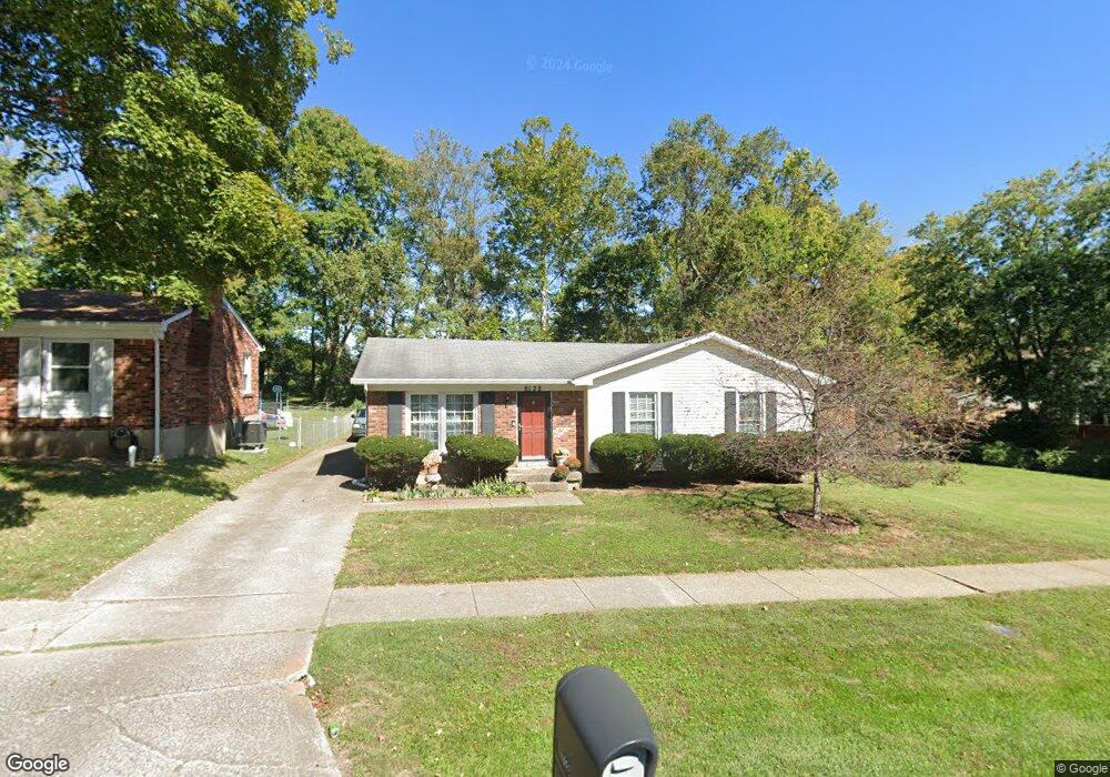 8128 Rochelle Rd, Louisville, KY 40228 - photo 1