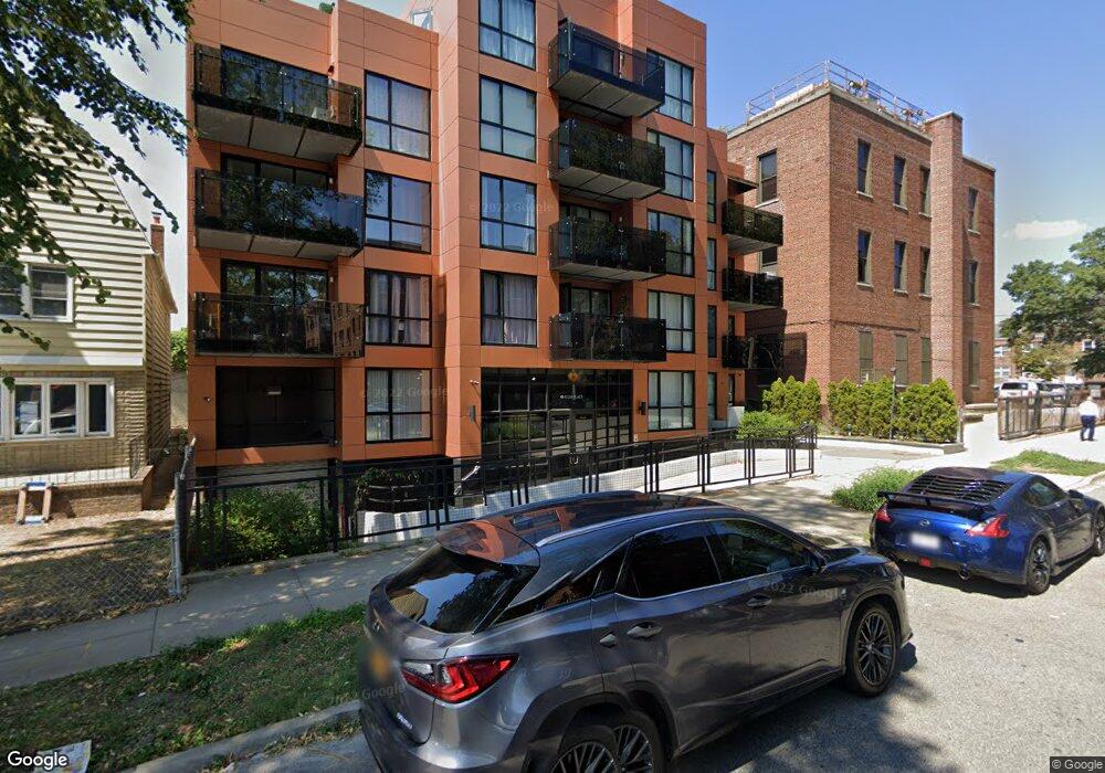 43-12 43-12 214 Place unit 2B, Bayside, NY 11361 - photo 1