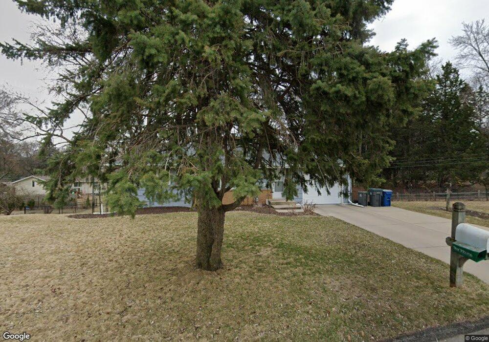 13827 Bellevue Dr, Minnetonka, MN 55345 - photo 1