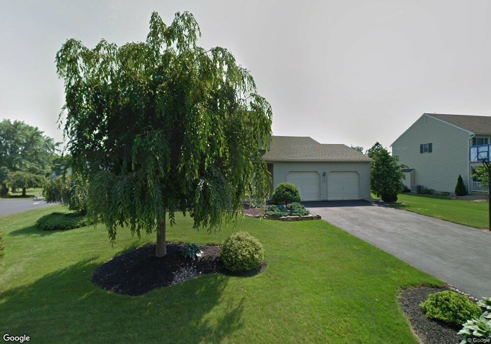 4676 Hampshire Dr, Bethlehem, PA 18017 - photo 1