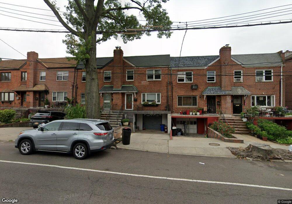 5736 164th St, Fresh Meadows, NY 11365 - photo 1