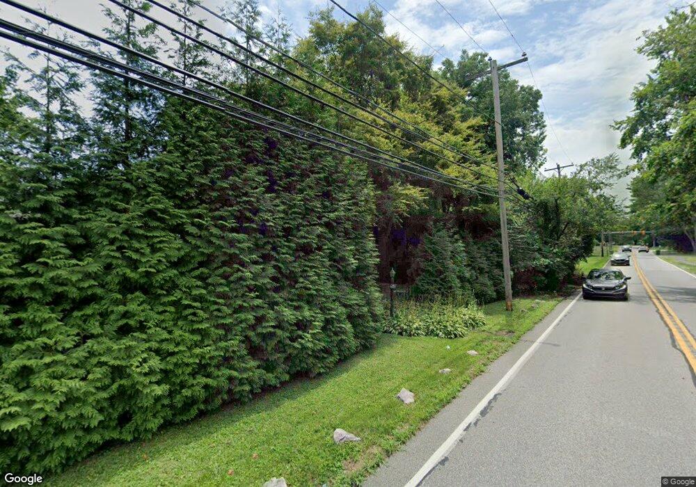 275 W Country Club Ln, Wallingford, PA 19086 - photo 1