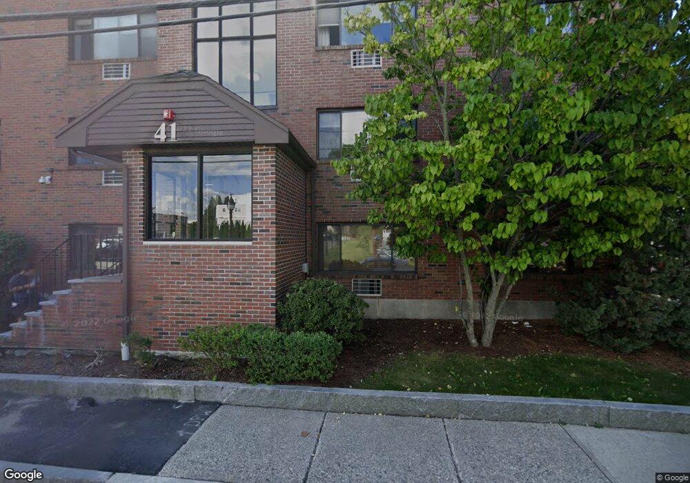 41 Walnut St unit 42, Waltham, MA 02453 - photo 1