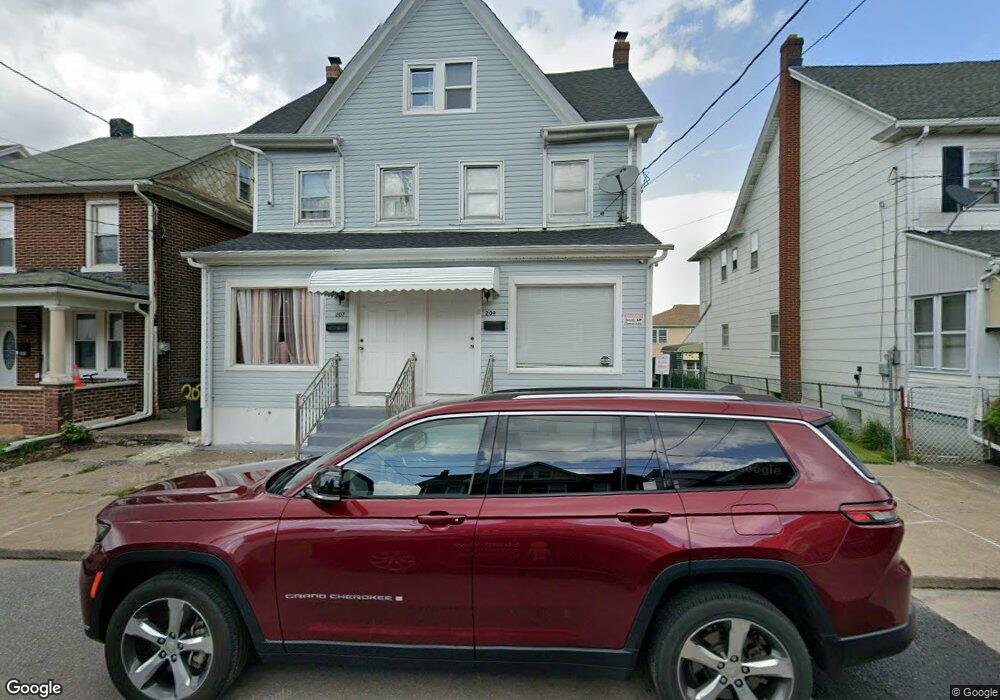 207 E Grant St, McAdoo, PA 18237 - photo 1