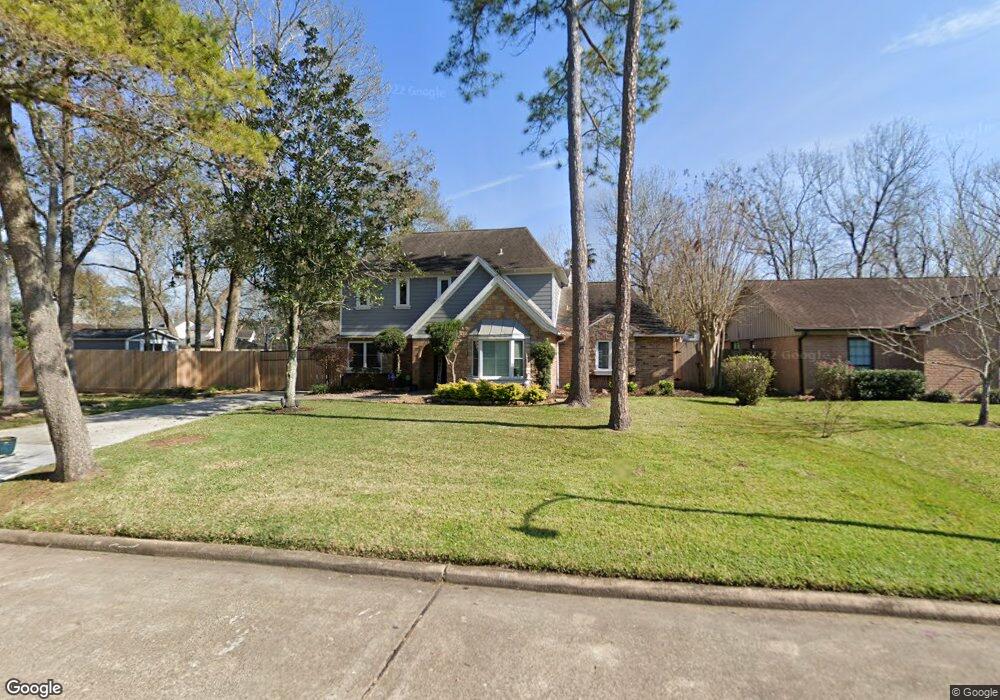 313 Saint Cloud Dr, Friendswood, TX 77546 - photo 1