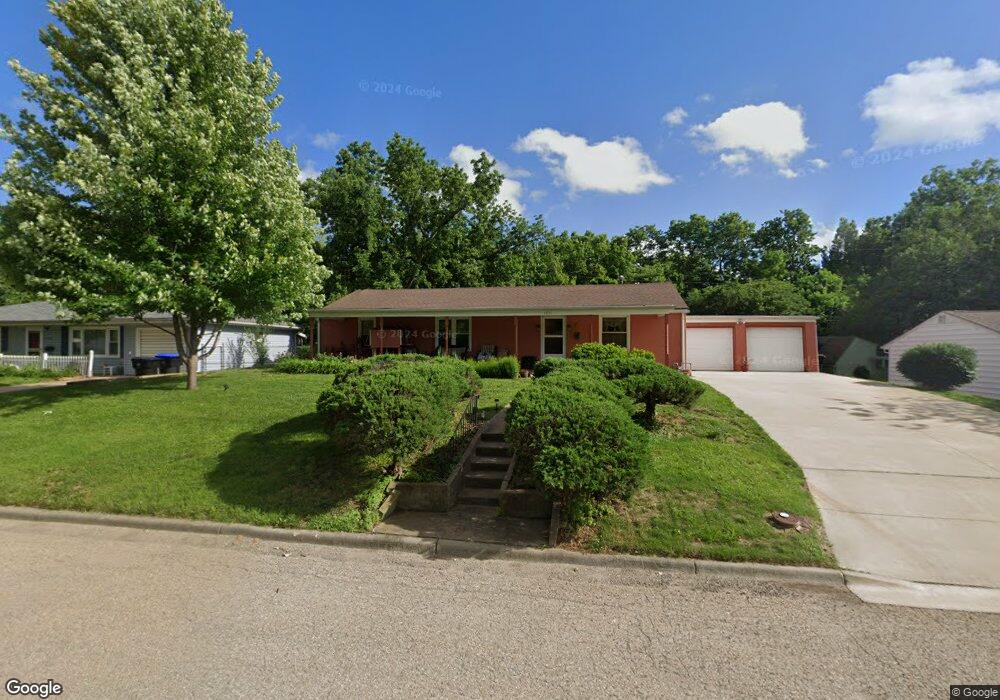 1331 SW 31st St, Topeka, KS 66611 - photo 1
