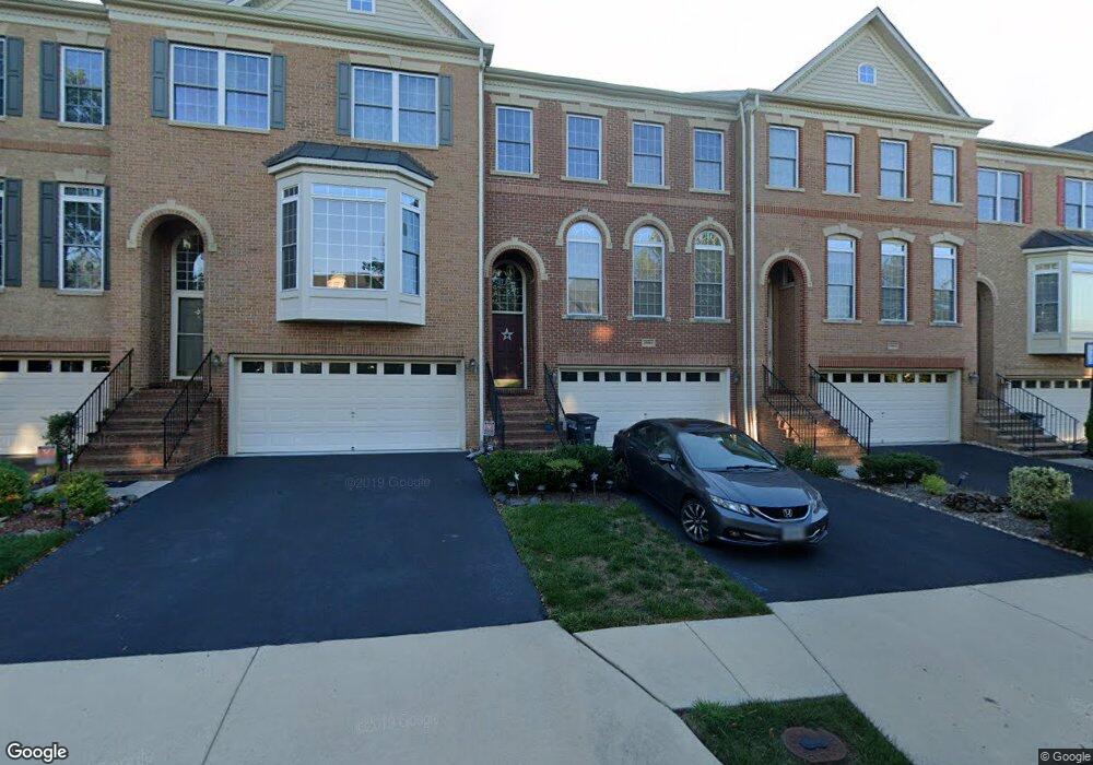 25894 Commons Square, Chantilly, VA 20152 - photo 1