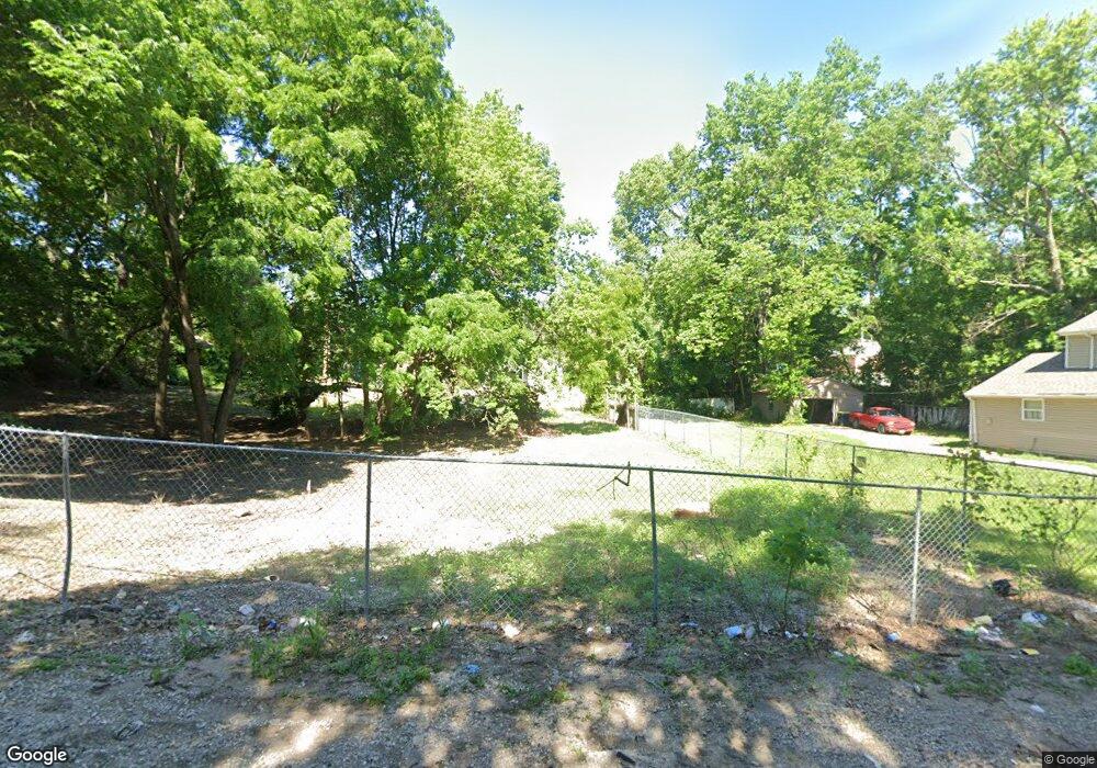 6910 Walrond Ave, Kansas City, MO 64132 - photo 1