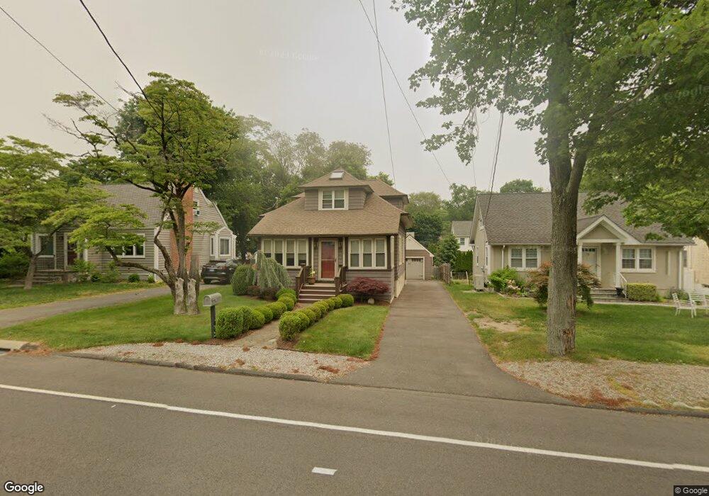 1726 Stratfield Rd, Fairfield, CT 06825 - photo 1