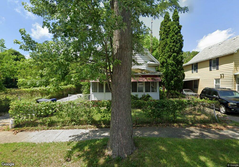 2042 Dwight Ave, Flint, MI 48503 - photo 1