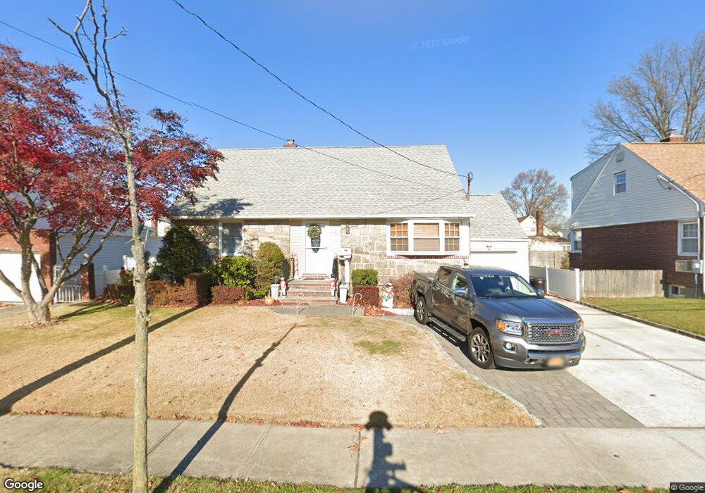 15 Watts Place, Valley Stream, NY 11581 - photo 1