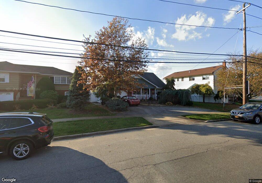 2896 Fortesque Ave, Oceanside, NY 11572 - photo 1