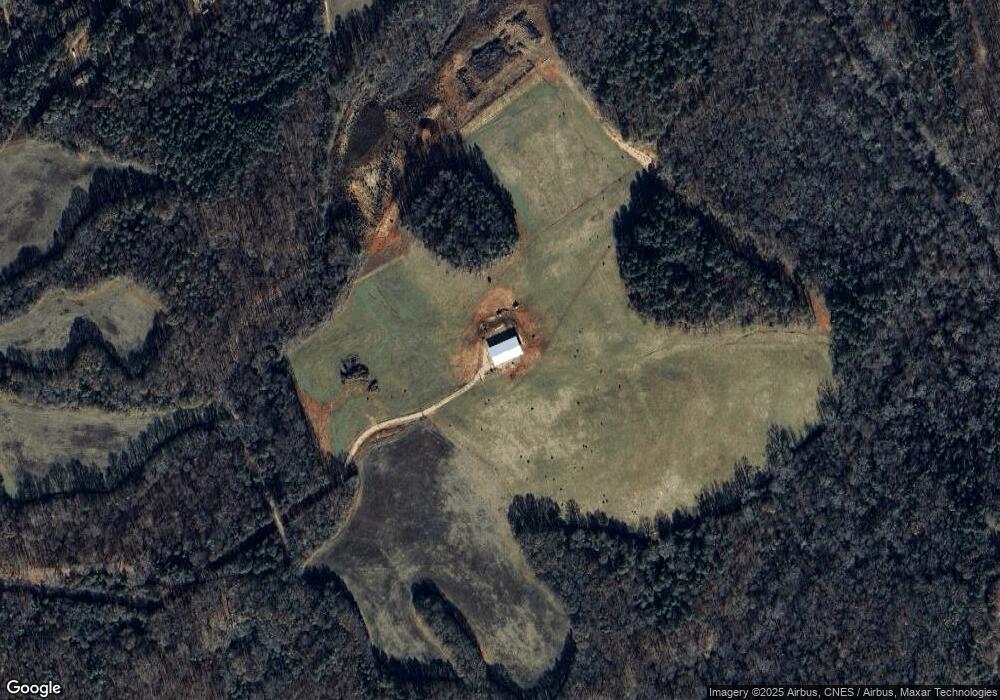 330 Crump Bridge Cir, Martin, GA 30557 - photo 1