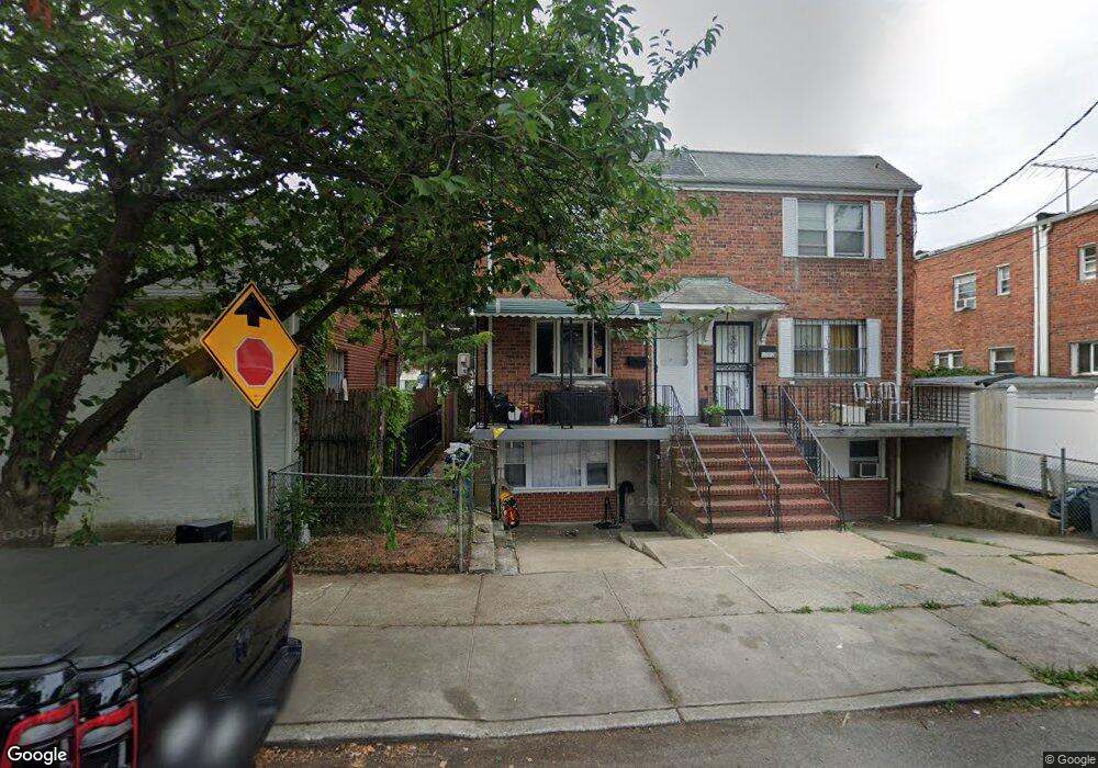 239-10 93rd Rd, Jamaica, NY 11426 - photo 1